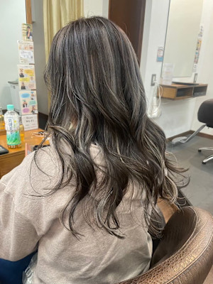 美容室ALi　白髪ぼかしハイライト