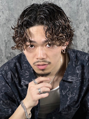 ハイライト/マッシュパーマ/ウルフ/アッシュブラック/波巻き