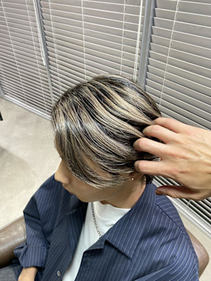 ウルフアッシュブラックカルマパーマベリーショート