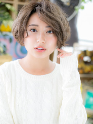 グラデーションカラーくせ毛風ニュアンスボブ　ニュアンスカラー