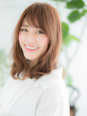 暖色系カラーでゆるふわエアリーミディ