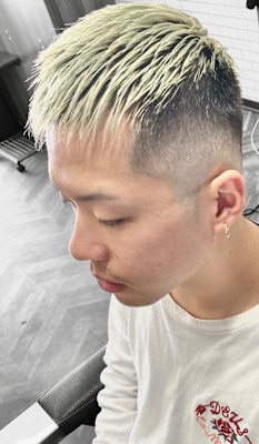 ハイライトカラー＋スキンフェードカット