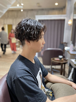 センターパート×パーマ