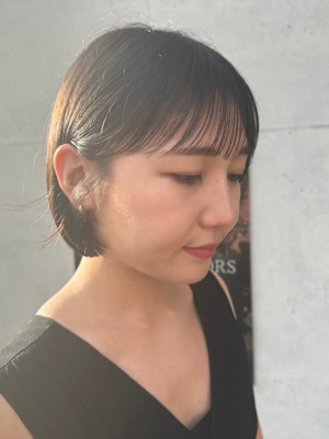 耳かけショートボブ/切りっぱなしボブ/黒髪/艶髪/美髪