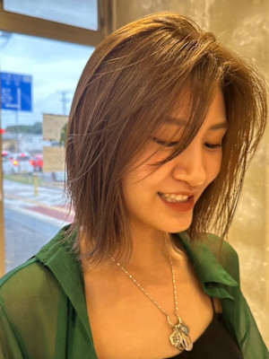 切りっぱなしボブ/デザインカラー/外ハネ/小顔カット