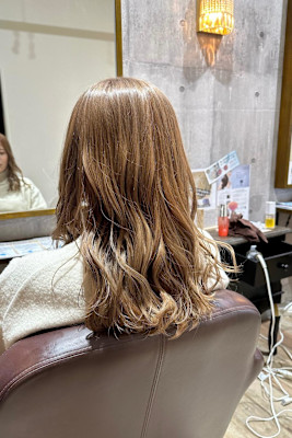 イエローベージュ