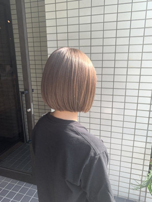 ボブ×ミルクティーベージュ