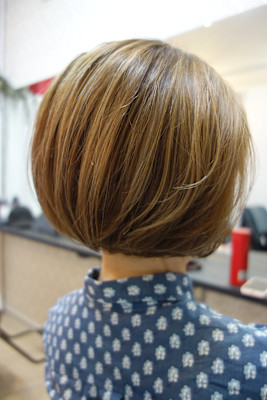 大人シンプルショートボブ