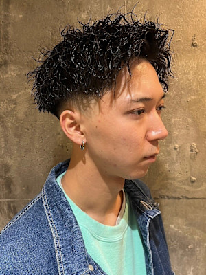 フェードカット　束間　ツイストスパイラルパーマ　アップバング