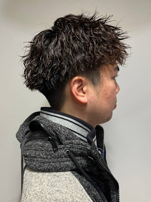 刈り上げ　強めツイストスパイラルパーマ　束感　マッシュ