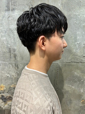 刈り上げ爽やか黒髪　メンズショート×ゆるめスパイラルパーマ