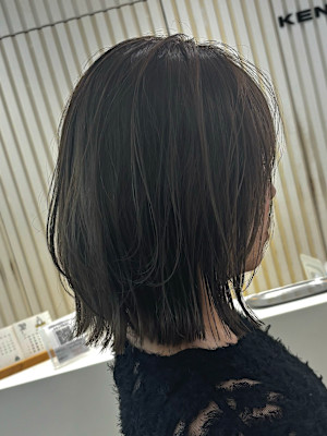 切りっぱなしショートボブ