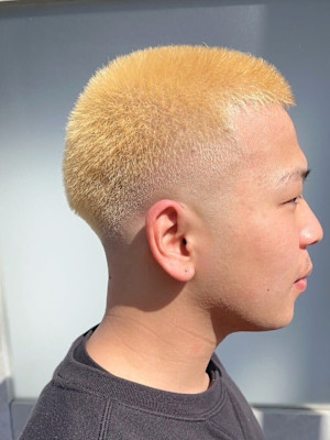 スキンフェード×ブリーチ　おしゃれボウズ