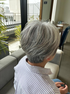 脱白髪染め/グレイヘア/50代/60代