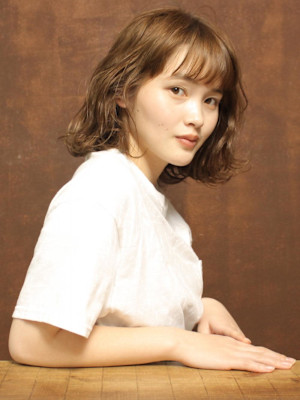 ミディアムボブ