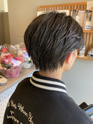 センターパートウルフ