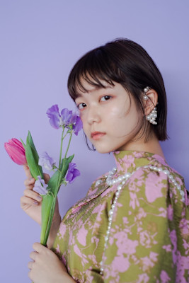 ダークグレージュ