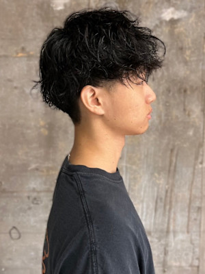 マッシュショート　ツーブロック　ツイストスパイラルパーマ