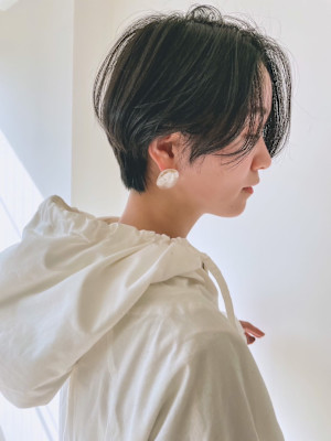 赤みを抑えた暗めなアッシュ