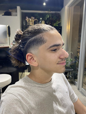 ウルフアッシュブラックカルマパーマベリーショート