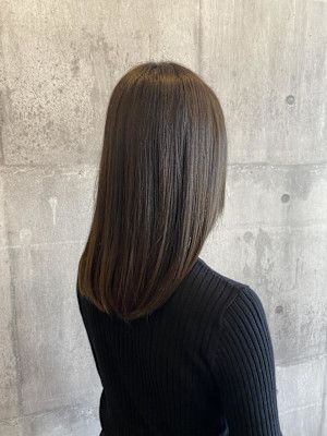 オリーブベージュ