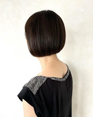 白髪ぼかしイノアグレージュカラー・切りっぱなしミニボブ