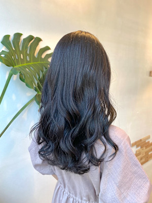 韓国風ウェーブヘア・透明感ブルージュ
