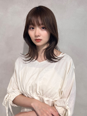 シースルー　顔まわりくびれヘア　外ハネ 銀座　