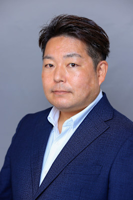 ふんわり盛り髪・清潔感ビジネススタイル　アレンジ七三