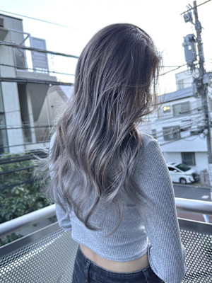 外国人風バレイヤージュ　ハイライトカラー　アッシュベージュ