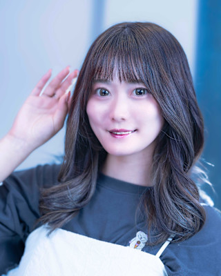 Summer Escape　透明感のあるアッシュでくびれヘア