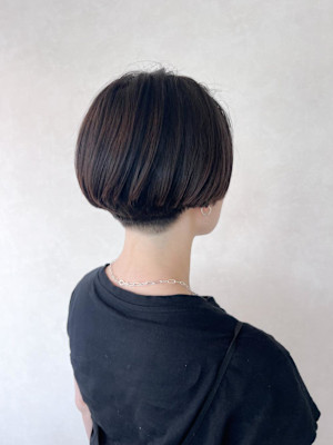 【メンズライク刈り上げショートボブ　oggiotto】
