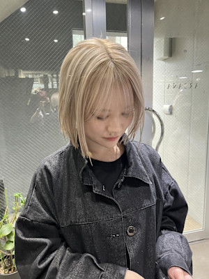 切りっぱなしボブ　ヘイリーボブ　タッセルボブ