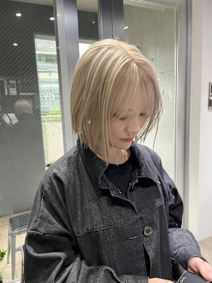 切りっぱなしボブ　ヘイリーボブ　タッセルボブ