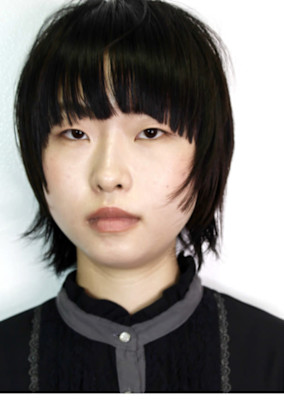 ショートバングザクザク前髪の個性的なショートカット