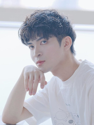 ナチュラルパーマ＋ショートマッシュ