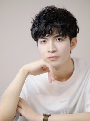 ナチュラルパーマ＋ショートマッシュ