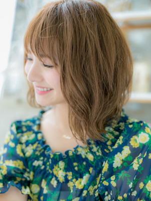 くせ毛風無造作カール♪小顔ゆるふわミディ　ニュアンスカラー