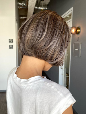 《kitin吉祥寺》コントラスト　ボブ　ハイライト