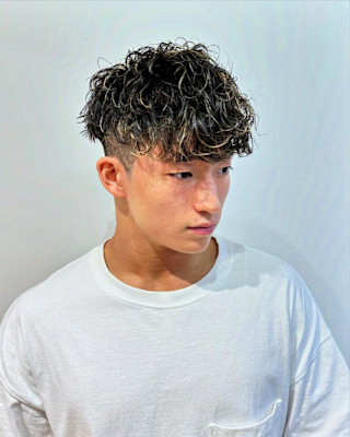 横浜メンズメッシュハイライトカラーパーマスペインカール眉毛