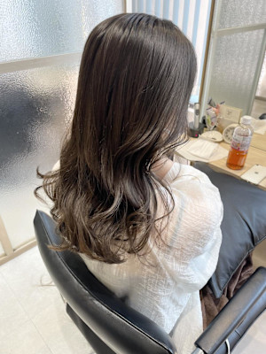 オリーブアッシュカラー