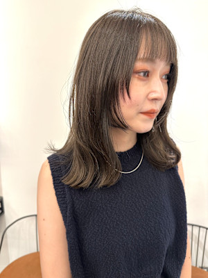 池袋 イルミナカラー 透明感 外ハネミディ レイヤー♪