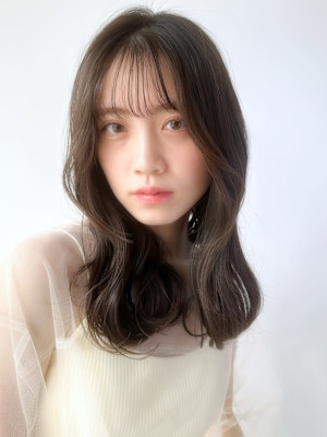 透明感ナチュラルミディアムヘア