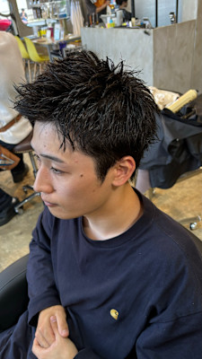 メンズショートカットスパイキーショートツーブロック