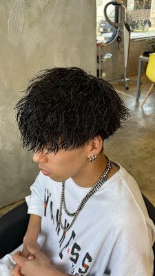 メンズマッシュカットツーブロックツイストスパイラルパーマ