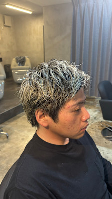 メンズショートカットシルバーホワイトハイライトカラー