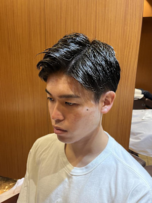 銀座　理容室　ツーブロック　刈り上げ　ナチュラル