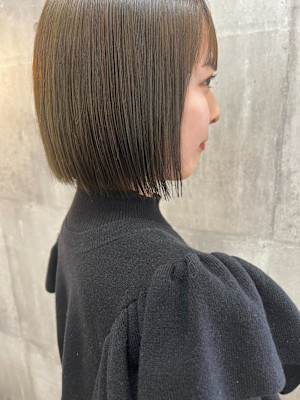 オリーブグレージュ