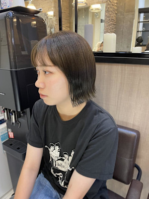 ぱつっとボブ/オリーブカラー