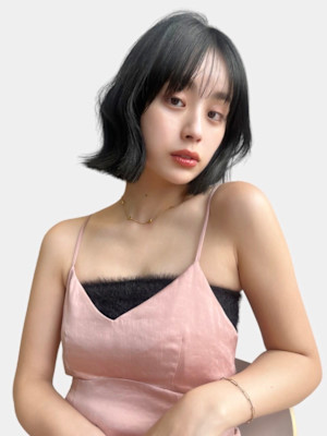 くびれボブミニウルフ透明感シルバーアッシュグレージュカラー